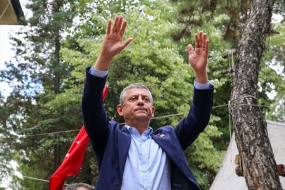 CHP Grup Başkanı Özgür Özel Burdur'da partililerle bir araya geldi