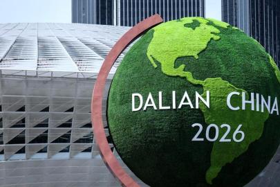 Çin Başbakanı Li, Yaz Davos Forumu'na Katılacak