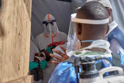 Çin, Ebola Salgınıyla Mücadele İçin Afrika'ya Yeni İnsani Yardım Paketi Gönderecek