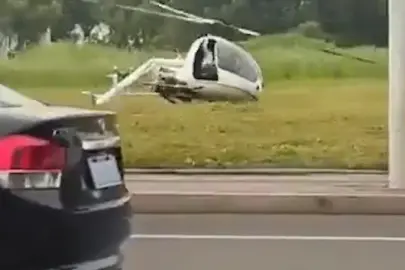 Çin’de helikopter faciası: Sert iniş yapan hava aracı böyle kontrolden çıktı