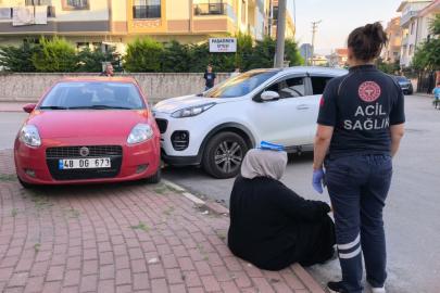 Cipin çarpıp, sürüklediği otomobil kaldırıma çıkarak durdu; 4 yaralı