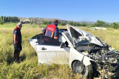 Çorum'da devrilen otomobilin sürücüsü öldü