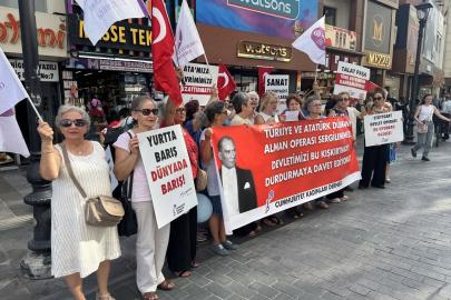 Cumhuriyet Kadınları Derneği üyelerinden Almanya'daki Atatürk temalı operaya tepki