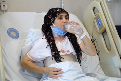 Diyalize bağlı geçen 30 yıldan sonra hem böbreğine hem de özgürlüğüne kavuştu