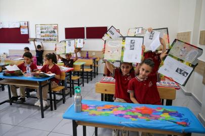 Diyarbakır ve çevre illerde öğrenciler karnelerini aldı