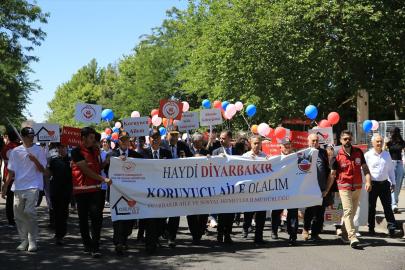 Diyarbakır'da "30 Haziran Koruyucu Aile Günü" yürüyüşü düzenlendi