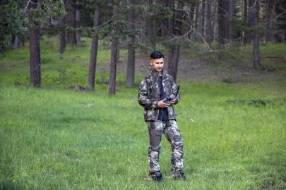 Doğa tutkunu genç fotokopanlarla yaban hayatının izini sürüyor