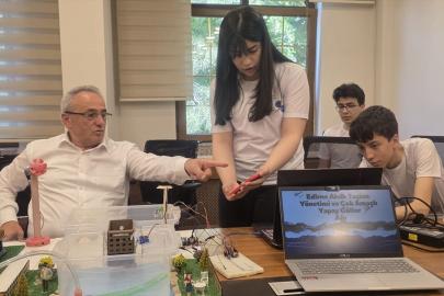 Edirne Süleyman Demirel Fen Lisesi öğrencileri projelerini tanıttı