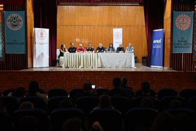 Edirne'de Afetlere Hazır Toplum konulu söyleşi düzenlendi