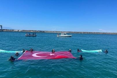 Edirne'de "kurbağa adamlar" Saros Körfezi'nde deniz dibini temizledi