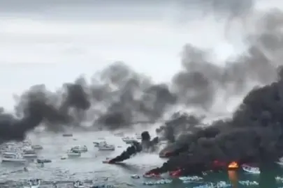 Ekvador'da yangın. Limandaki 35 tekne küle döndü