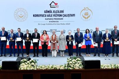 Emine Erdoğan: Koruyucu aileler insanlığa ışık tutuyor