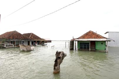 Endonezyalı Araştırmacılar: 400 Yıl Önce Cava ve Bali'yi Dev Bir Tsunami Vurmuş Olabilir