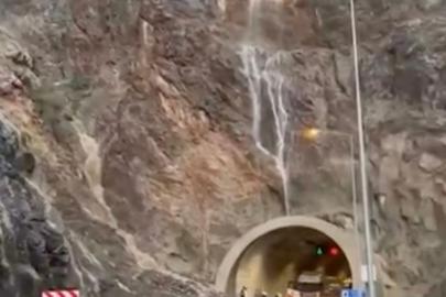 Erzurum karayolunda heyelan