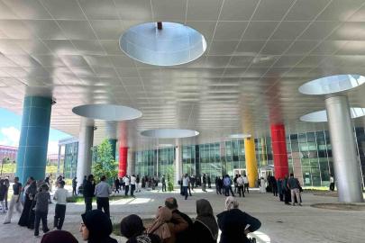 Erzurum'da kapılar kapanırken nefesler tutuldu: YKS'de son dakika koşusu kamerada