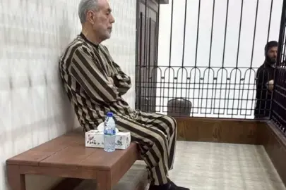 Esed rejiminin fetvacısı hakim karşısında: Ahmed Bedreddin Hassun’un yargılanmasına başlandı