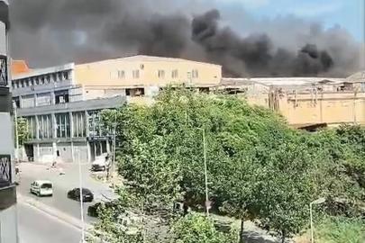 Esenyurt'ta fabrikada yangın