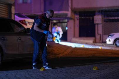 Esenyurt'ta iki grup arasındaki silahlı çatışma güvenlik kamerasınca görüntülendi
