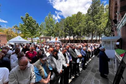 Eski Bakan Sabahattin Çakmakoğlu'nun eşinin cenazesi İncesu'da defnedildi