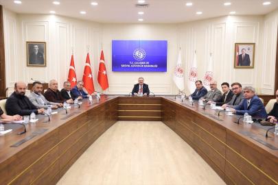 Eylem yapan Doruk Madencilik işçileri işverenle uzlaştı