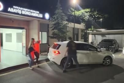 Fatih'te araçta eşini bekleyen Rumen turistin çantasını çalan şüpheli yakalandı