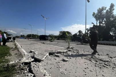 Filipinler'de 7,8 Büyüklüğünde Deprem: Kıyılarda 1,4 Metrelik Dalgalar Oluştu