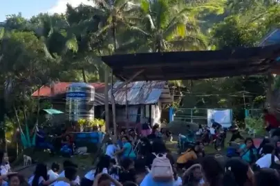 Filipinler’de 7,8 büyüklüğünde şiddetli deprem: Bayrak törenindeki öğrenciler ayakta durmakta zorlandı