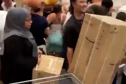 Fransa'da 'ejderha sıcakları' paniği çaresiz bıraktı: Vantilatör ve klima almak isteyenler birbirine girdi