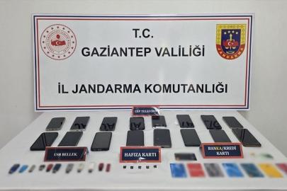 Gaziantep merkezli 13 ilde düzenlenen dolandırıcılık operasyonunda 19 zanlı tutuklandı
