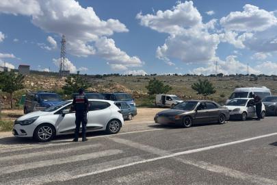 Gaziantep'te "Şok Yol Kontrol Uygulaması"nda 74 aranan şüpheli yakalandı