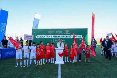 Gaziantep'te "Sokaktan Sahaya Spor Şöleni" turnuvasının açılışı gerçekleşti