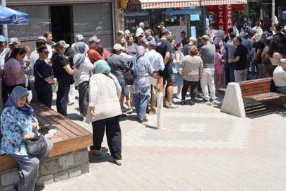 Gelibolu'da Muharrem ayı dolayısıyla aşure ikramı yapıldı