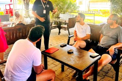 Gelibolu'da "mobil sigara bırakma polikliniği" personeli köyleri ziyaret etti