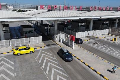 Gurbetçiler ana vatana kavuşmanın mutluluğunu yaşıyor