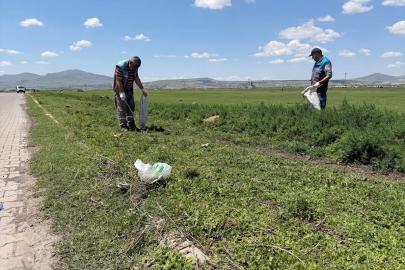Hacılar Belediyesi ekipleri Hürmetçi Sazlığı'nda çevre temizliği yaptı