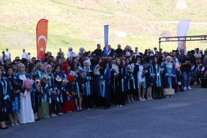 Hakkari Üniversitesi'nde mezuniyet töreni yapıldı