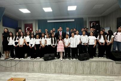 Hakkari'de çocuk korosundan müzik dinletisi