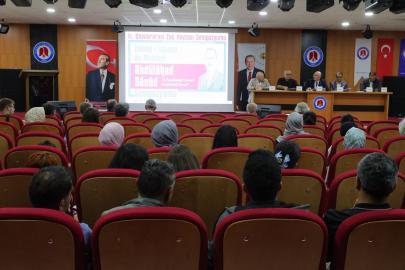 Hakkari'de "İttihad-ı İslamcı Bir Mühtedi: Abdülahad Davud" sempozyumu düzenlendi