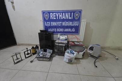 Hatay'da kaçak diş laboratuvarına düzenlenen operasyonda 2 zanlı yakalandı