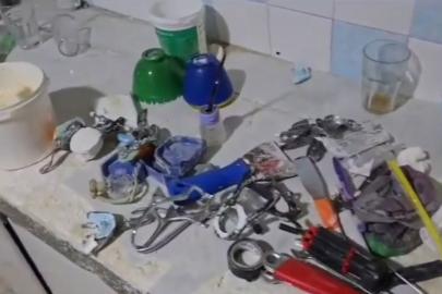 Hatay'da kaçak diş protezi imalathanesine baskın: 2 gözaltı