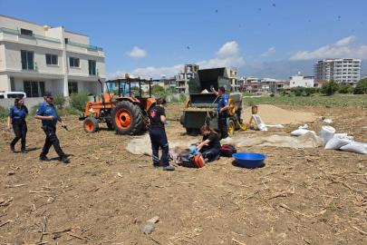 Hatay'da tarım makinesine sıkışan işçi öldü