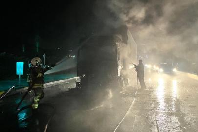 Hatay'da tırda çıkan yangın söndürüldü