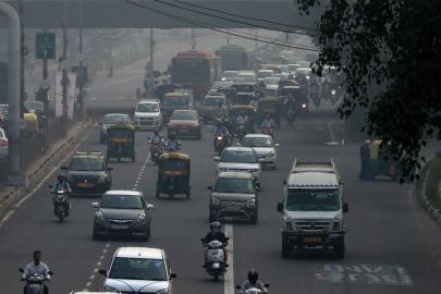 Hindistan, Delhi'nin Hava Kirliliğiyle Mücadele İçin Yeni Araç Planını Duyurdu