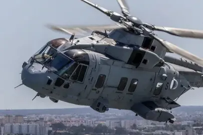 İngiltere'de askeri helikopter düştü: Can kayıpları var