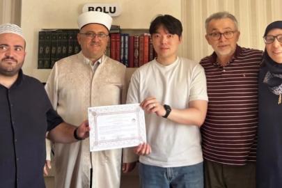 İslam'ı araştıran Güney Koreli Seungjın Hong, Müslüman oldu