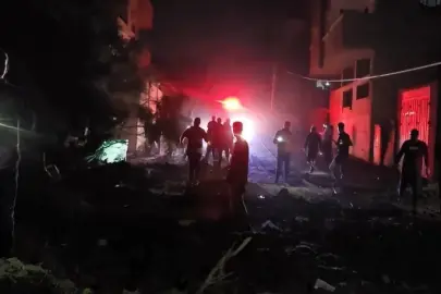 İsrail sözde ateşkesi yine ihlal etti: Deyr El-Belah'ta sivil yerleşim alanına hava saldırısı