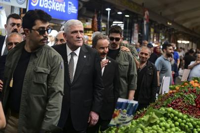 İYİ Parti Genel Başkanı Dervişoğlu, Ulus esnafını ziyaret etti