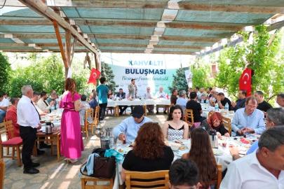 İzmir'de Kahramanmaraşlılar kahvaltı programında bir araya geldi