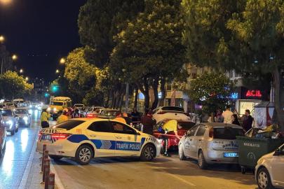 İzmir'de park halindeki araçlara çarpan otomobilin sürücüsü öldü