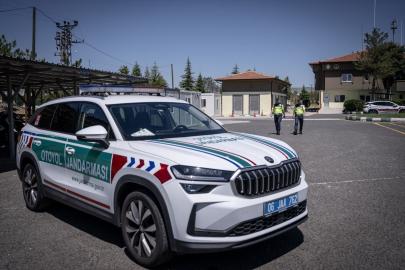 Jandarma araçlarındaki yerli analiz sistemi "ASAS", sürücü güvenliğini artırıyor